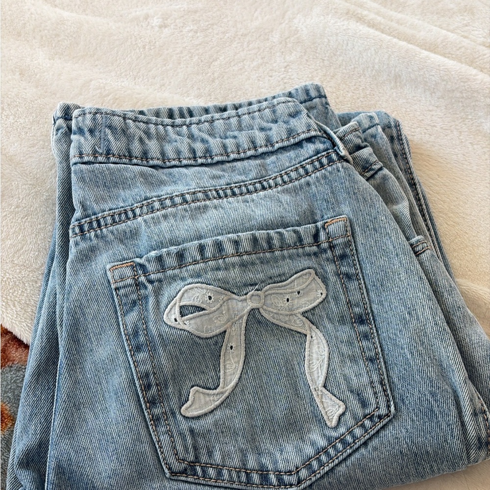 Hollister Light Blue Women's Jeans with Bow Detail